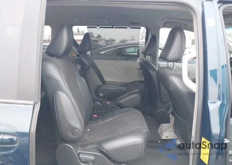 2012 Toyota Sienna Se 8 Passenger z USA, uszkodzony, nr VIN 5TDXK3DC2CS263039